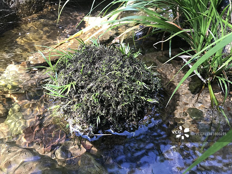 山间水中倒影图片素材