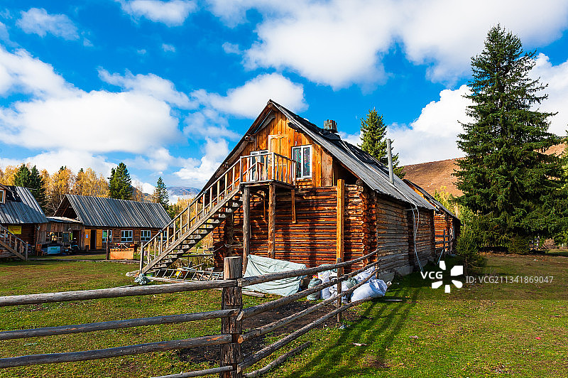 禾木村的木屋图片素材