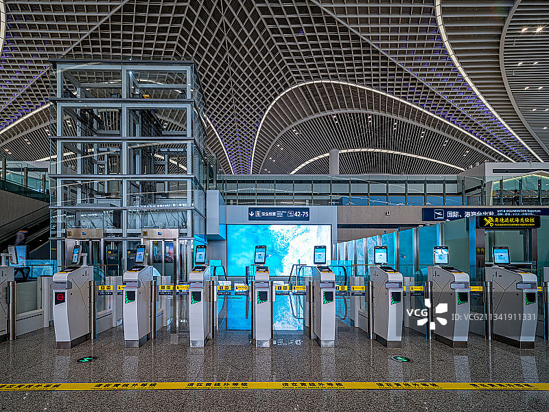 机场安检闸机图片素材