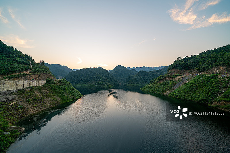 重庆梁平左柏水库日落图片素材