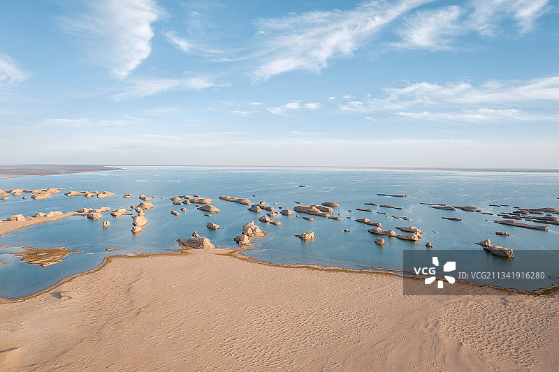 青海省海西州大柴旦水上雅丹地貌乌素特地质公园图片素材