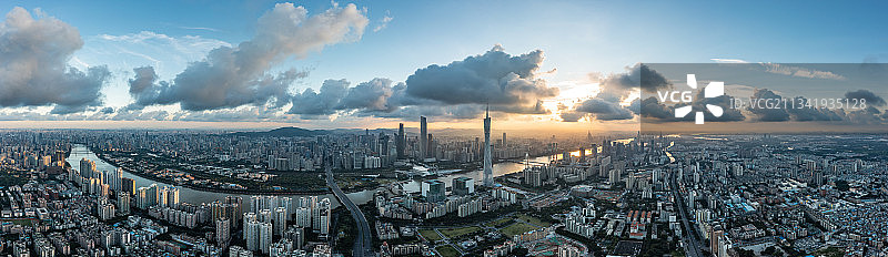 日出的广州CBD图片素材