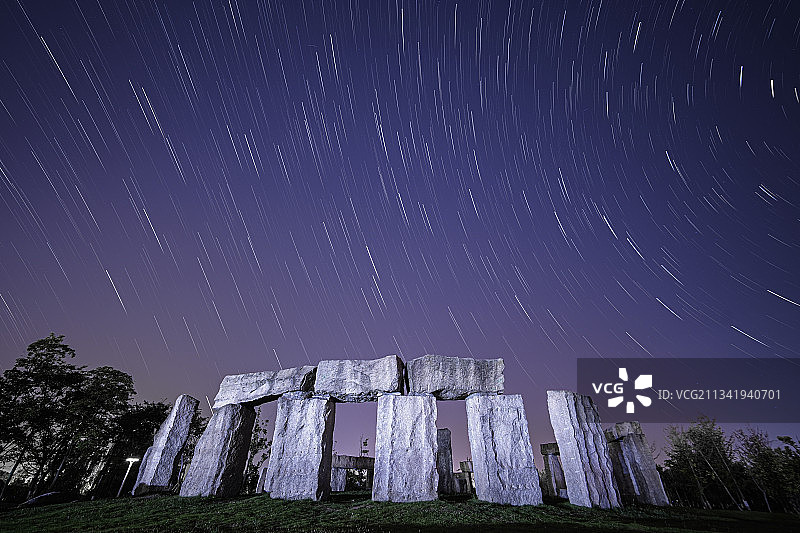 成都清水河公园巨石堆星轨图片素材