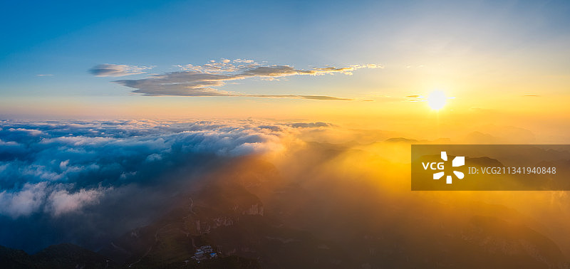 河南焦作修武县青龙峡景区日出云海户外风光航拍视角图片素材
