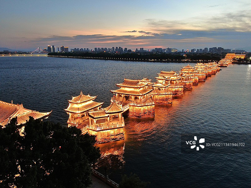 黄昏广济桥图片素材