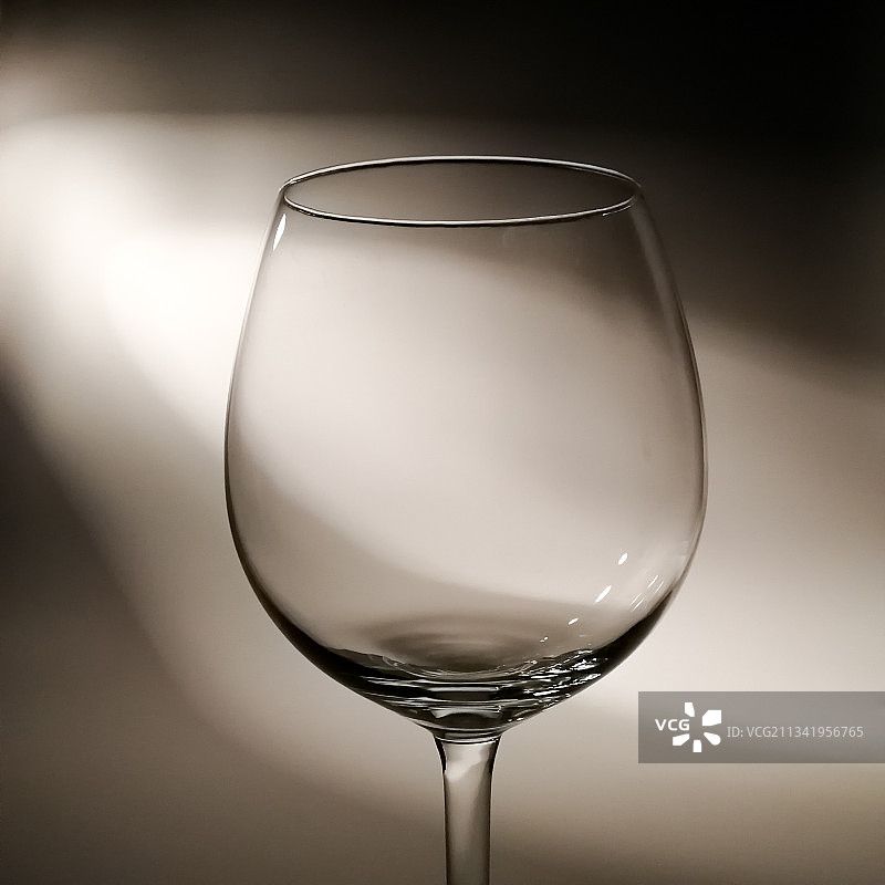 高脚杯玻璃杯图片素材