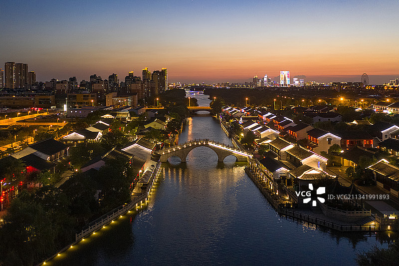苏州金鸡湖斜塘老街夜景航拍图片素材
