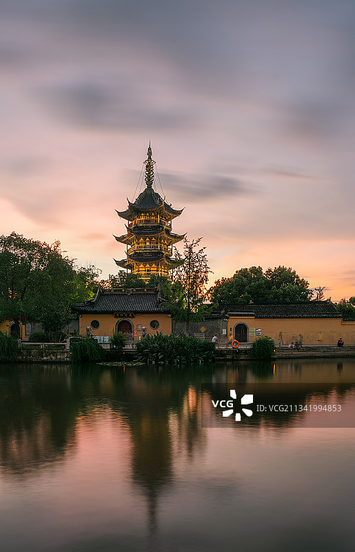 震泽慈云塔夕阳图片素材