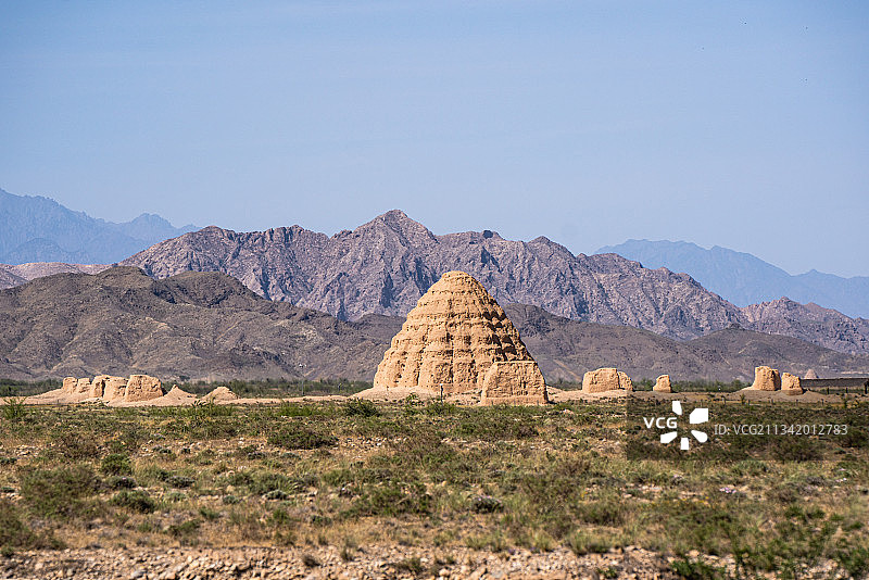 宁夏银川贺兰山下西夏王陵图片素材