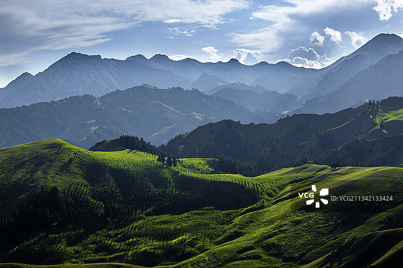 果子沟的山图片素材