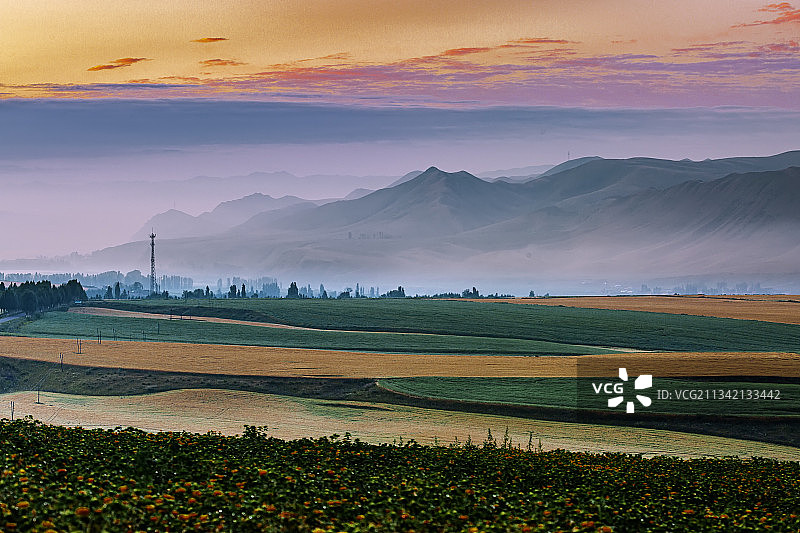 五彩田园图片素材