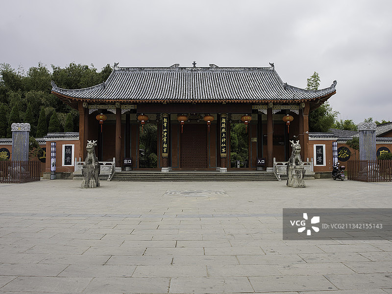 江西省鹰潭市龙虎山上清古镇道观图片素材