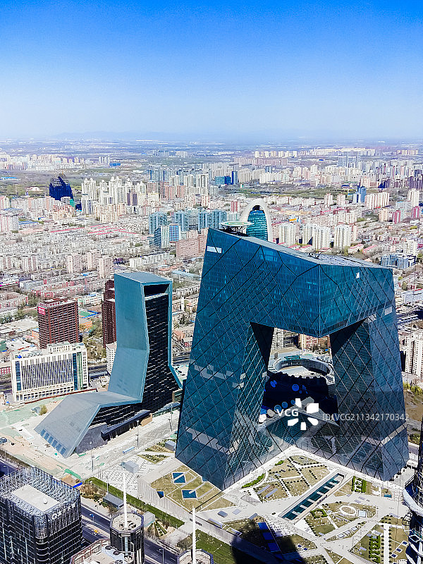 晴朗的天气，北京国贸CBC，俯瞰央视大楼。图片素材