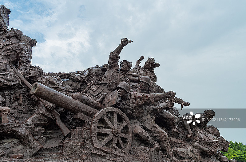 安徽省合肥市渡江战役纪念馆，战斗场景雕塑图片素材