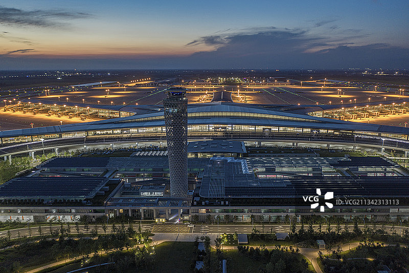 青岛胶东国际机场夜景图片素材
