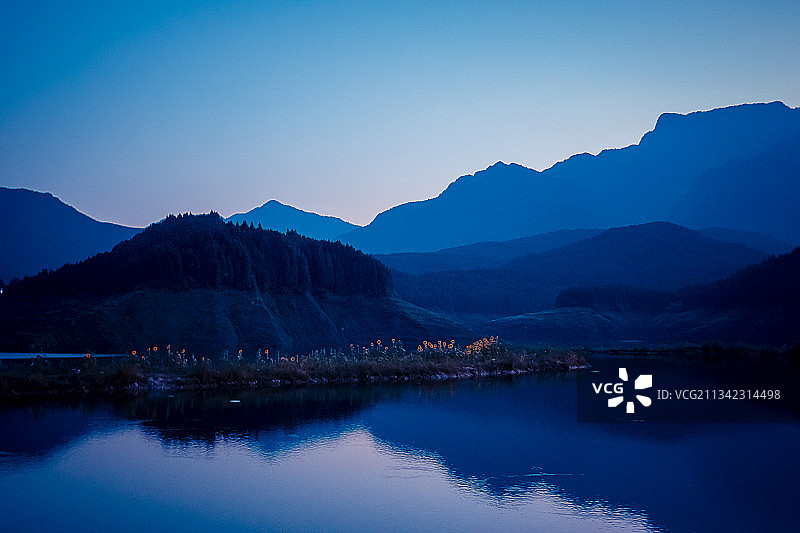 雅女湖夜色图片素材
