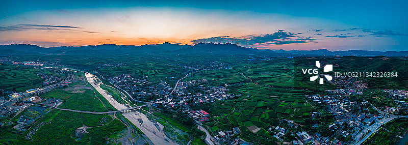 航拍太行山落日图片素材