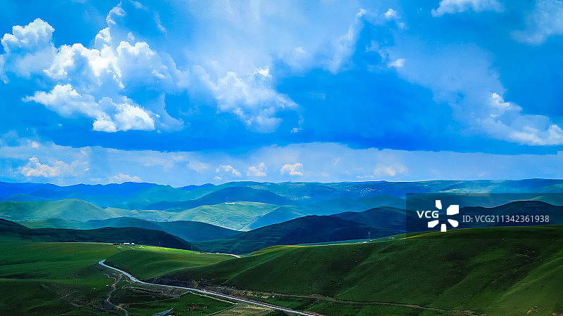 318国道川藏线风格草原图片素材