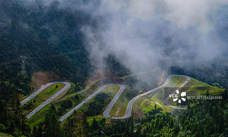 318国道川藏线风景天路十八弯公路图片素材