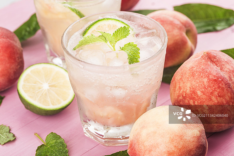 蜜桃鸡尾酒蜜桃果汁图片素材
