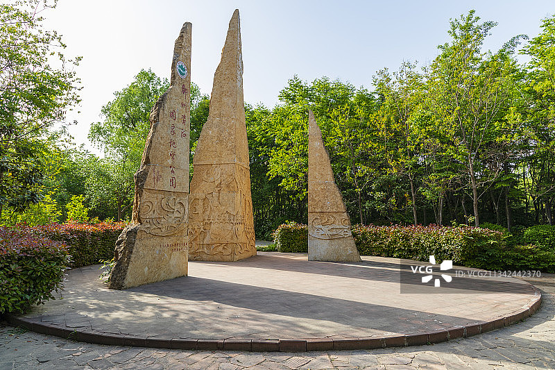 河南省郑州：黄河国家地质公园主体碑、黄河文化公园图片素材