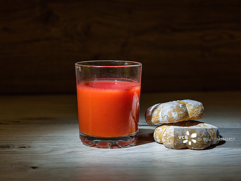 俄罗斯桌上的饮品特写图片素材