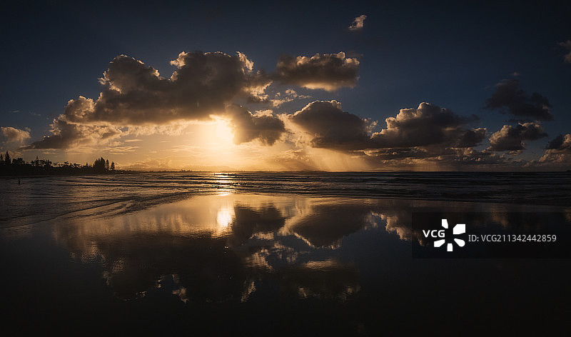澳大利亚新南威尔士拜伦湾日落时分的海景图片素材