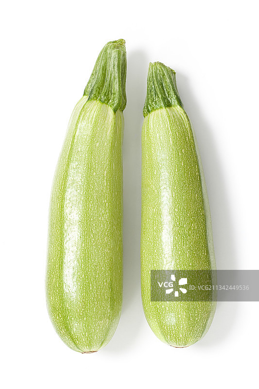 白色背景下的黄瓜特写图片素材
