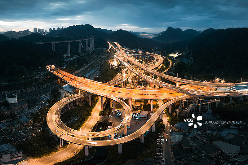 纵横交错的贵阳黔春立交桥图片素材
