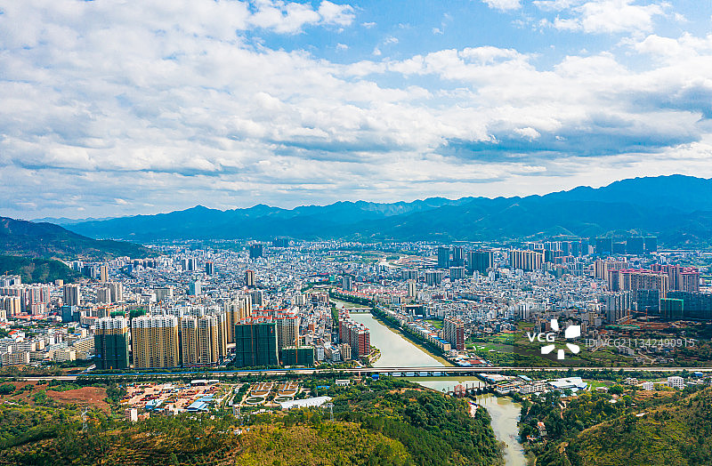 航拍广西梧州石都最美岑溪图片素材