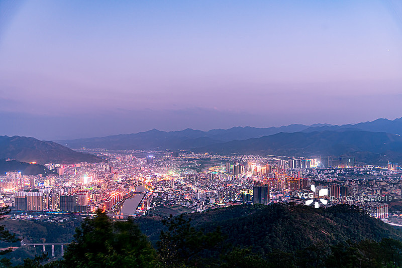 航拍广西梧州石都最美岑溪图片素材