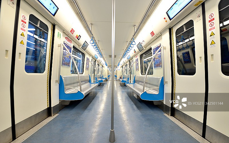 成都地铁一号线空无一人的地铁车厢图片素材