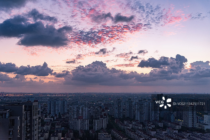 虹桥机场夕阳晚霞图片素材