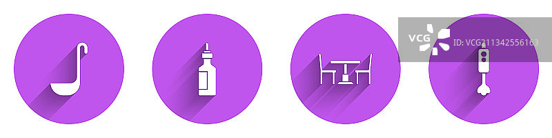 厨房长柄勺、油瓶和木制用具套装图片素材