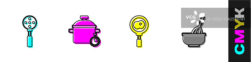 抹刀、烹饪锅和平底锅上的煎蛋图片素材