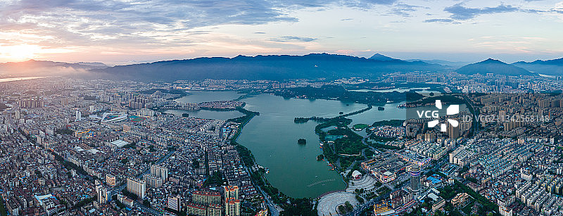 广东省肇庆市城市风光阅江大桥天际线全景图片素材