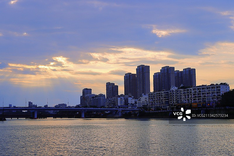 傍晚时分图片素材