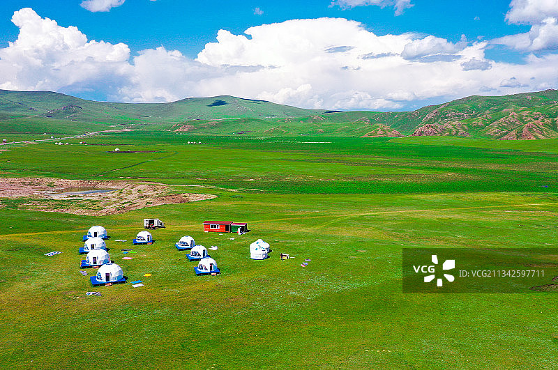 新疆巴音郭楞蒙古自治州和静县巴音布鲁克草原航拍照片图片素材