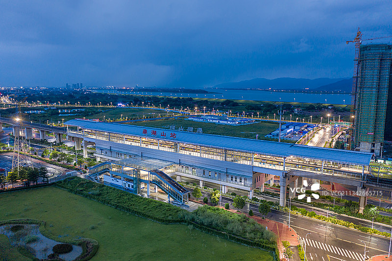 广东省肇庆市鼎湖山火车站站航拍夜景图片素材