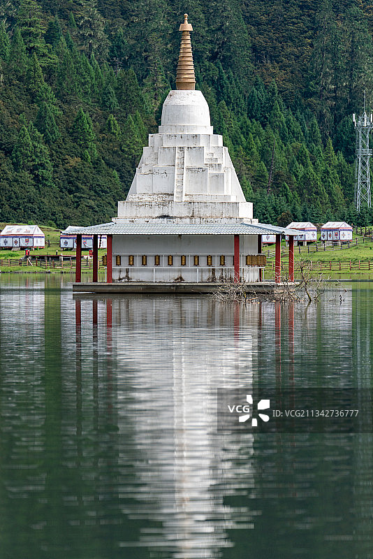 白塔   White tower图片素材