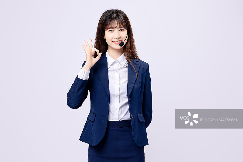 穿着职业西服的亚洲美女图片素材