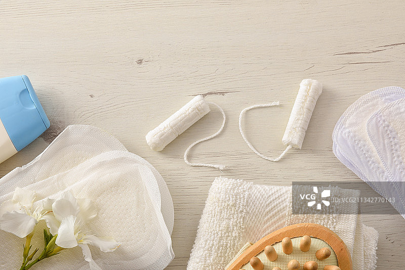 餐桌上食物的高角度视角图片素材