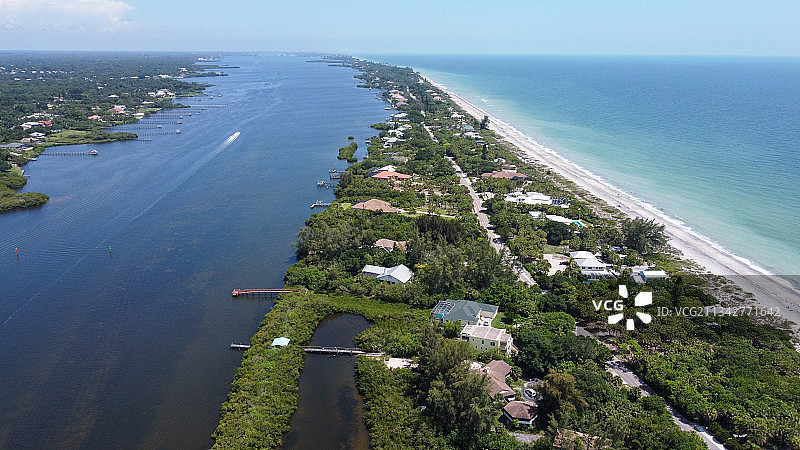 美国佛罗里达州恩格尔伍德天空下的海洋高角度视图图片素材