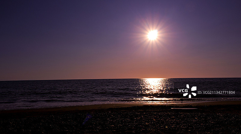 意大利利沃诺省滨海比博纳日落时分的海景图片素材