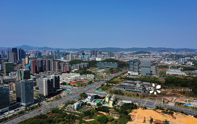 广东省深圳市光明区行政服务大厅和华强创意公园光明城站航拍图片素材