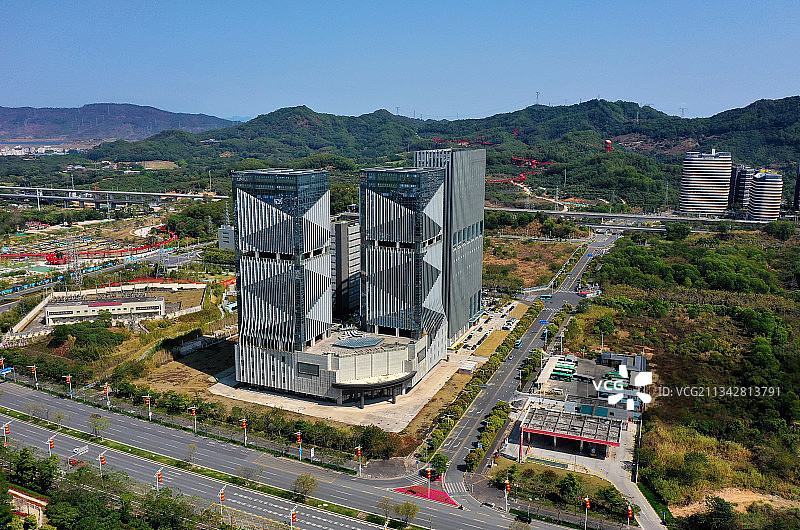 广东省深圳市光明区行政服务大厅和华强创意公园光明城站航拍图片素材
