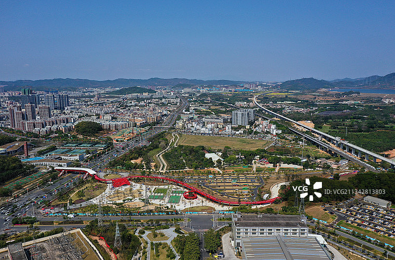 广东省深圳市光明区行政服务大厅和华强创意公园光明城站航拍图片素材