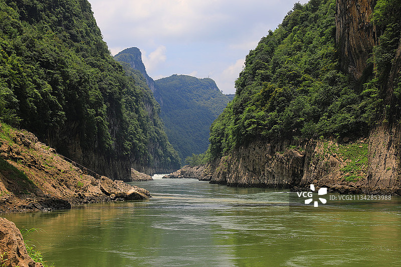中国贵州贵阳市修文县六广河风景名胜区--六广河峡谷图片素材