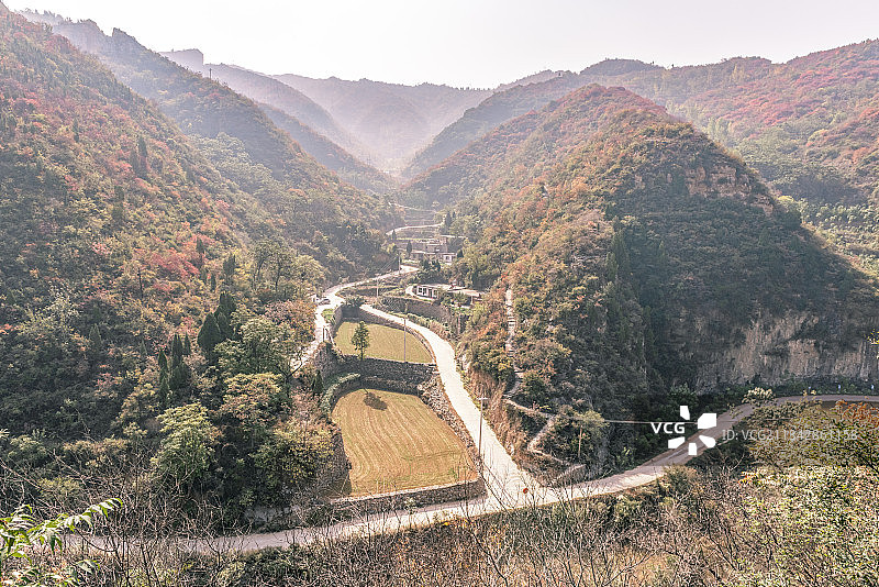 河南巩义市竹林镇长寿山风景区秋色图片素材
