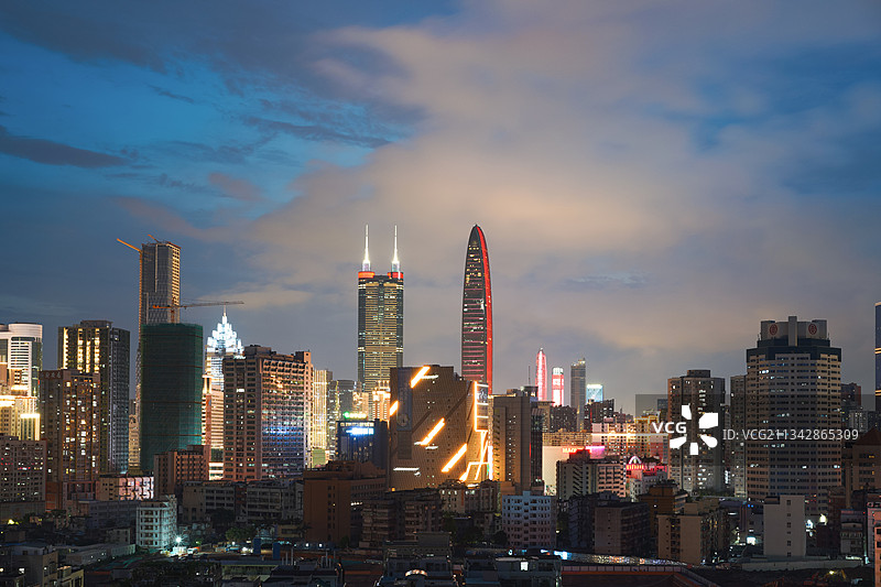 不同时间段的城市景观图片素材